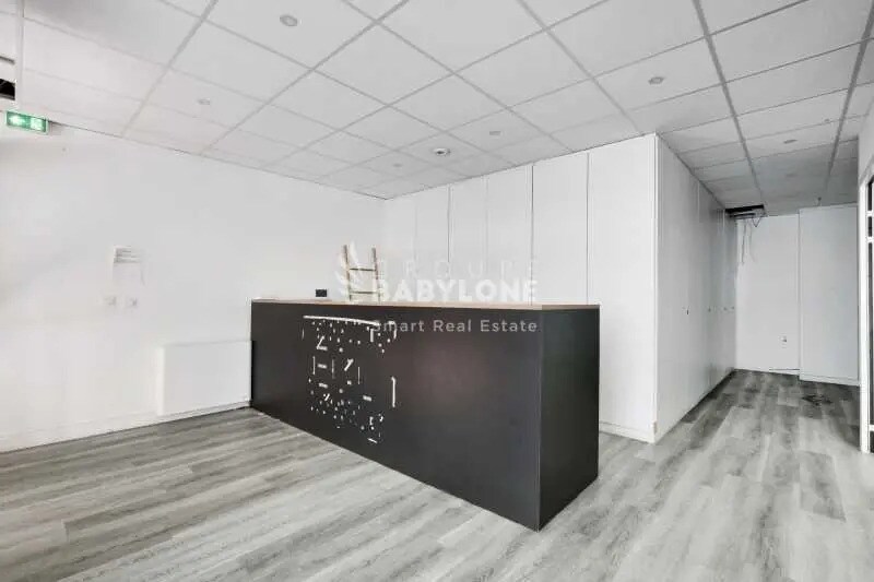 Office in Levallois-Perret for sale - Interior Photo - Image 2 of 14