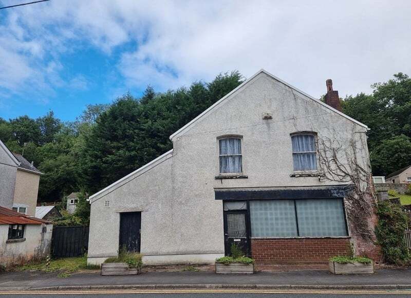 41 Heol Gwys, Swansea for sale - Building Photo - Image 1 of 12