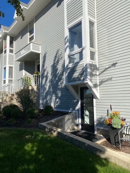 111 W Chicago Ave, Hinsdale, IL à louer - Photo du bâtiment - Image 1 de 3