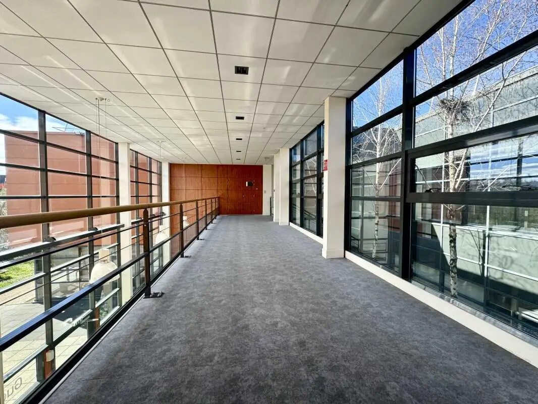 Office in Saint-Priest for lease Lobby- Image 1 of 16