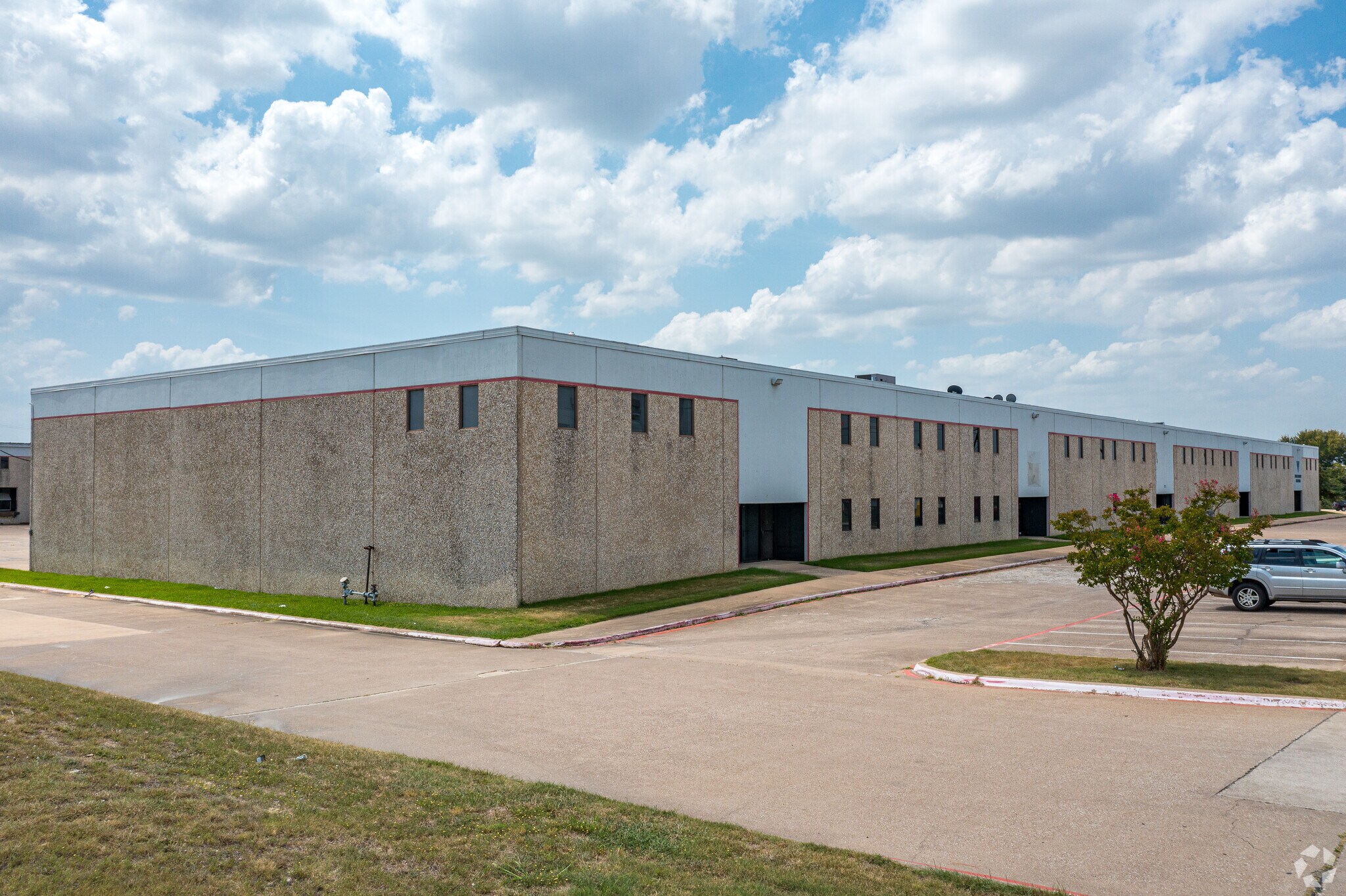 6420-6428 Wuliger Way, North Richland Hills, TX for lease Building Photo- Image 1 of 23