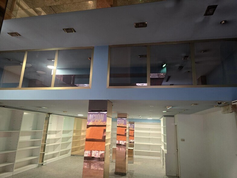 Calle Anselmo Gascón de Gotor, 19-19, Zaragoza, Zaragoza for lease - Interior Photo - Image 2 of 6