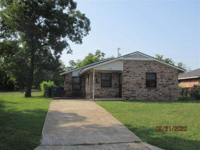 1422 NE 22nd St, Oklahoma City, OK for sale - Primary Photo - Image 1 of 1