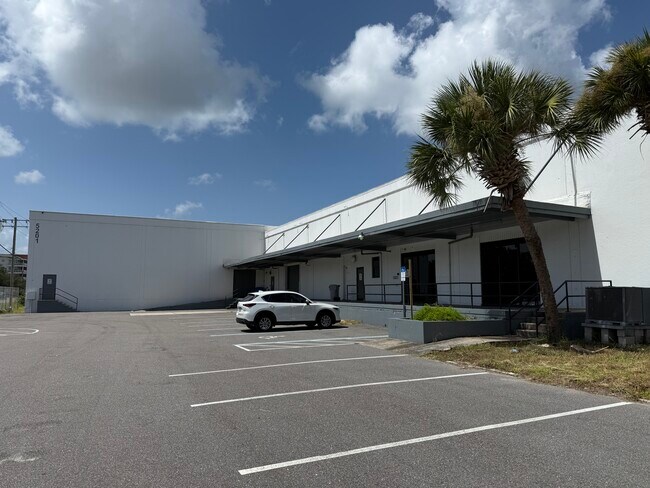 Plus de détails pour 5201 S West Shore Blvd, Tampa, FL - Industriel à louer