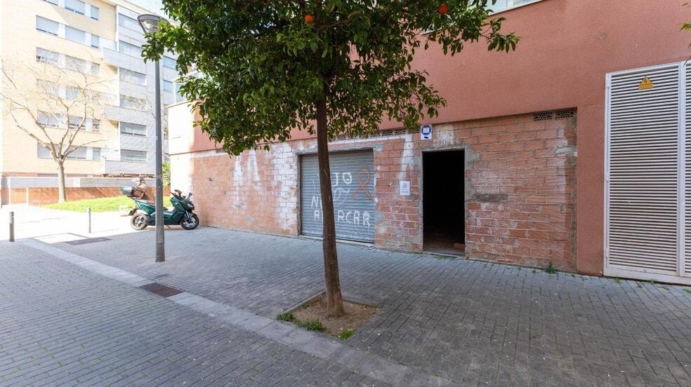 Multifamily in Barcelona, Barcelona for sale - Interior Photo - Image 1 of 2