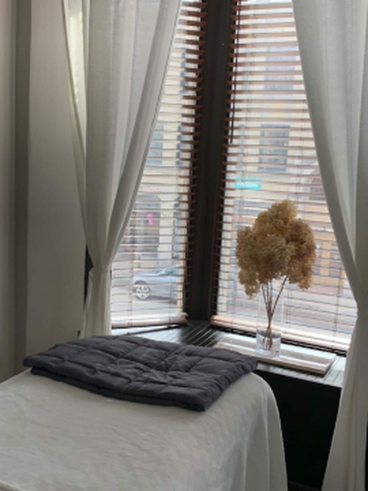 2957 Lyndale Ave S, Minneapolis, MN for lease Interior Photo- Image 1 of 9