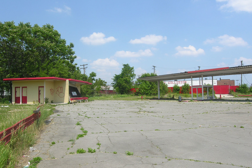 6400 W Warren Ave, Detroit, MI à vendre - Photo du bâtiment - Image 1 de 1