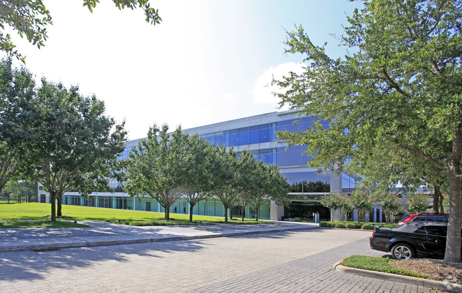 1330 Enclave Pky, Houston, TX for lease - Building Photo - Image 1 of 8