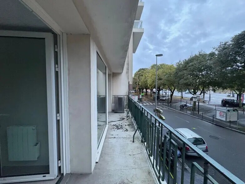 Commerce de détail dans Nantes à vendre - Photo du bâtiment - Image 2 de 9