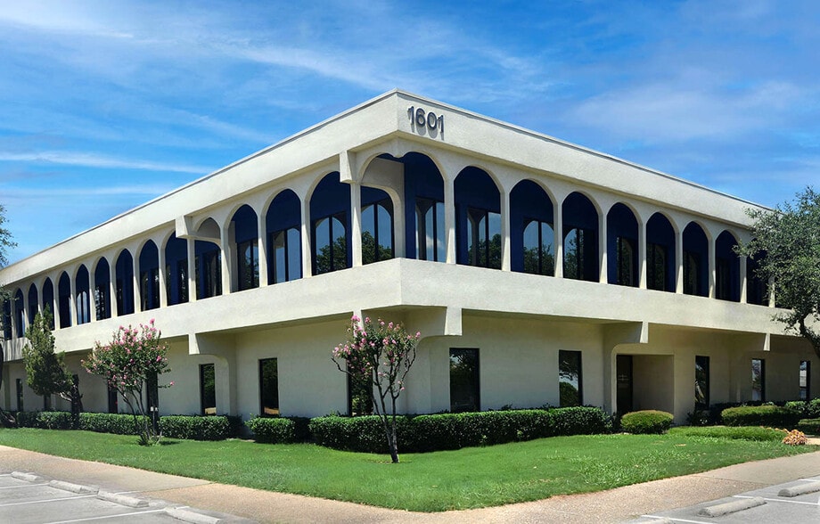 1601 E Lamar Blvd, Arlington, TX for lease - Building Photo - Image 1 of 12
