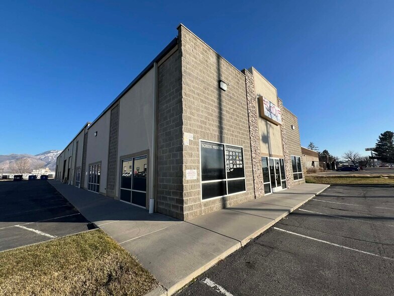 2736 S 1900 W, Ogden, UT à louer - Photo du bâtiment - Image 3 de 36