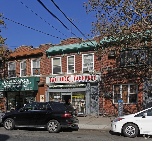 28-07 23rd Ave, Astoria, NY à vendre - Photo principale - Image 1 de 2