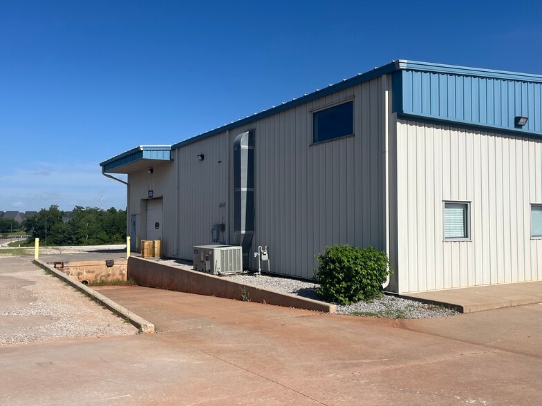 7001 S Sooner Rd, Oklahoma City, OK for sale - Building Photo - Image 2 of 7