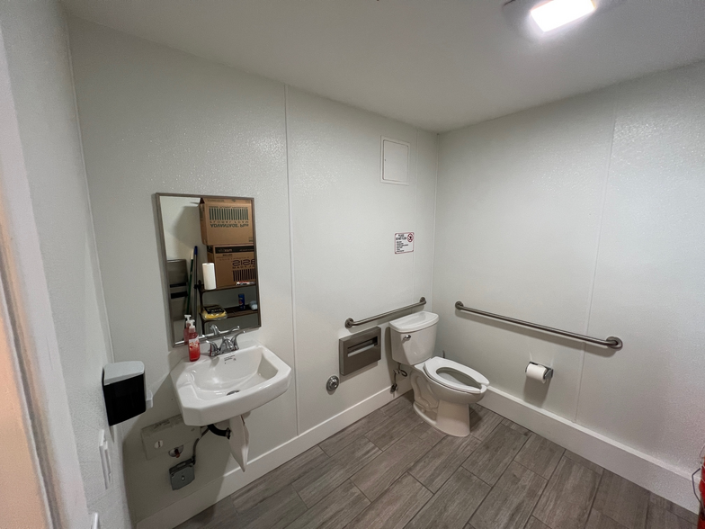 2120-2150 Artesia Blvd, Torrance, CA for lease - Interior Photo - Image 3 of 3