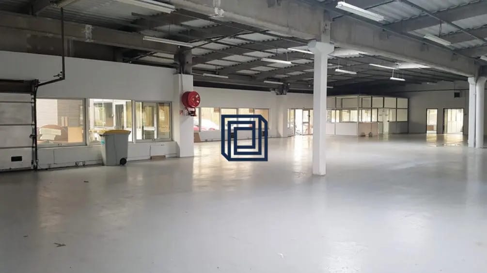 Flex in Trappes for lease Interior Photo- Image 1 of 3