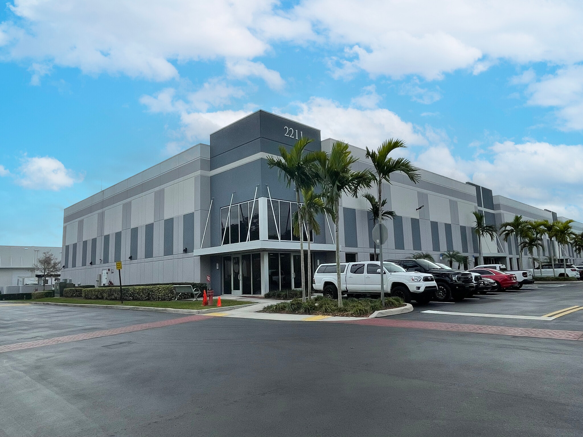 2211 Vista Pky N, West Palm Beach, FL for lease Building Photo- Image 1 of 13