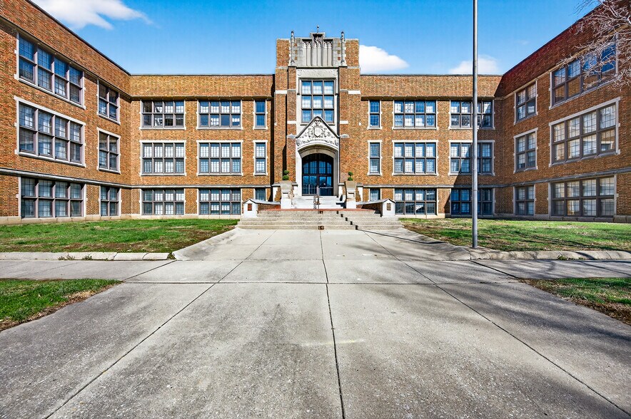500 W State St, Jacksonville, IL à vendre - Photo du bâtiment - Image 2 de 19
