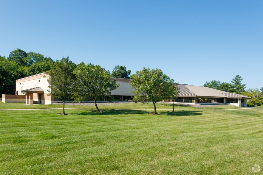 401 W Morgan Rd, Ann Arbor, MI à louer - Photo du bâtiment - Image 2 de 7