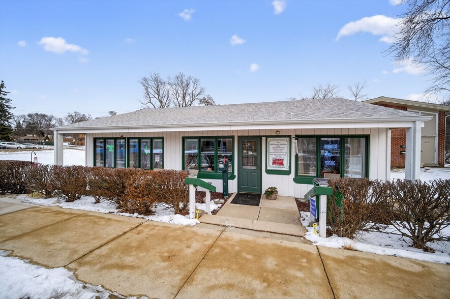 0S165 Church St, Winfield, IL à vendre - Photo du bâtiment - Image 3 de 48