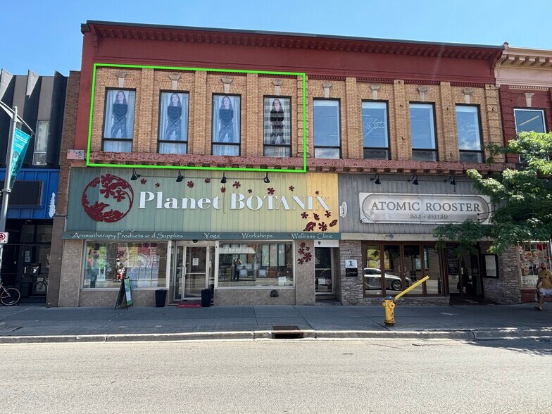 301-303 Bank St, Ottawa, ON for lease - Building Photo - Image 2 of 4