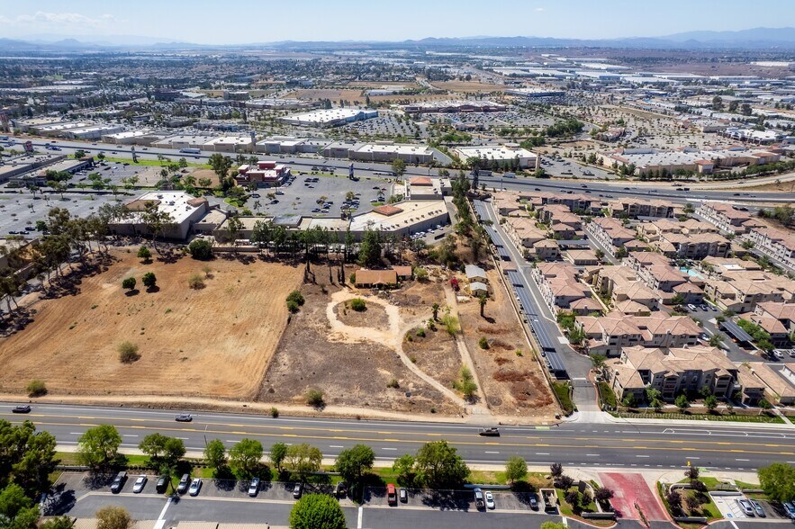 21665 Box Springs Rd, Moreno Valley, CA à vendre - Photo du bâtiment - Image 3 de 13