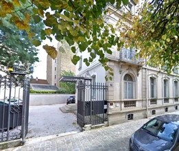 Boulevard Du Roi, Versailles for lease Building Photo- Image 2 of 4