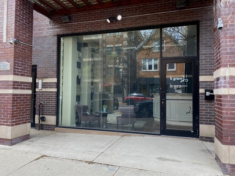 2135 W Belmont Ave, Chicago, IL for sale - Building Photo - Image 2 of 6