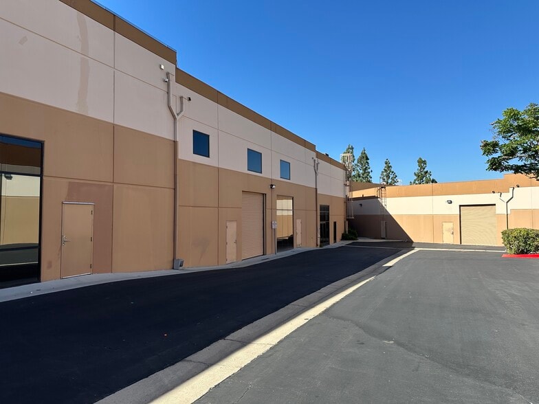 11415 W Bernardo Ct, San Diego, CA for lease - Building Photo - Image 3 of 14