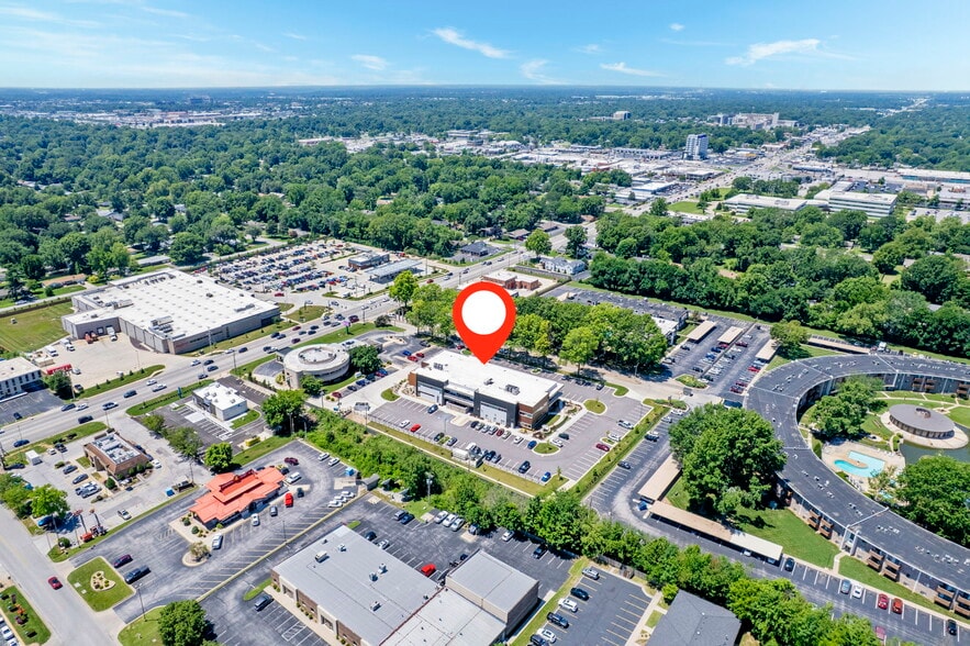 1724 S Luster Ave, Springfield, MO for lease - Building Photo - Image 2 of 28