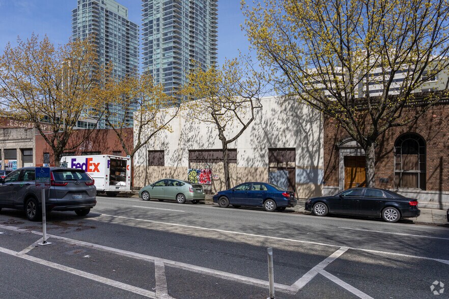 2208 4th Ave, Seattle, WA for lease - Building Photo - Image 2 of 3