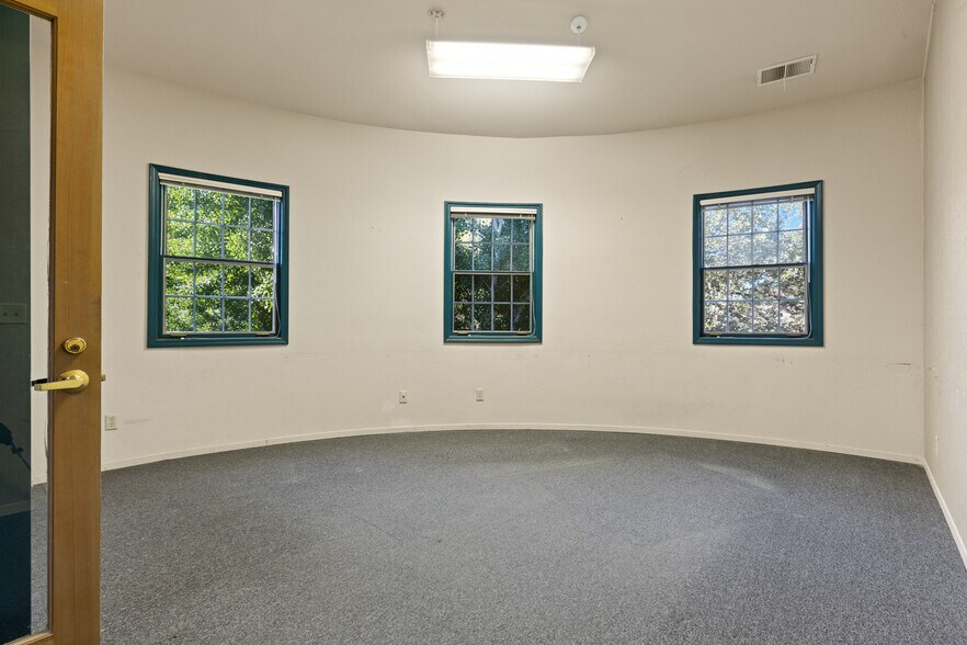 55 Independence Cir, Chico, CA for lease - Building Photo - Image 2 of 9