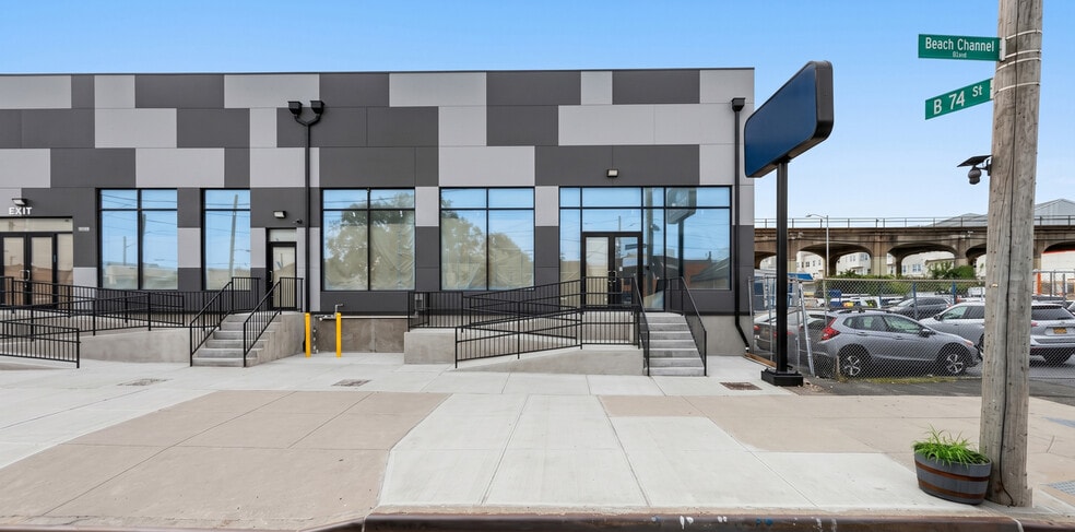 7317 Beach Channel Dr, Arverne, NY for lease - Building Photo - Image 2 of 8