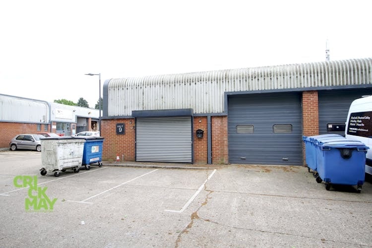 1-12 Sheddingdean Close, Burgess Hill à louer - Photo du bâtiment - Image 1 de 2