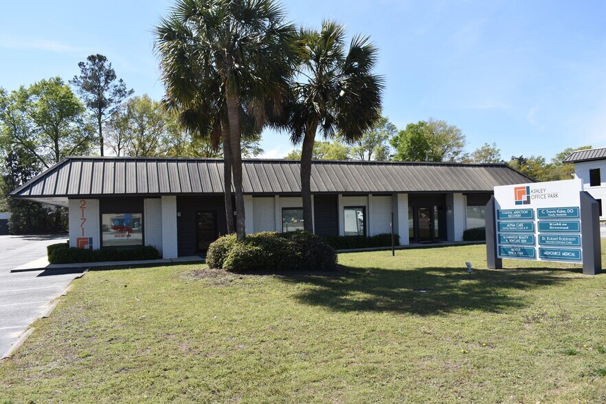 2175 Ashley Phosphate Rd, Charleston, SC à louer - Photo du bâtiment - Image 3 de 18