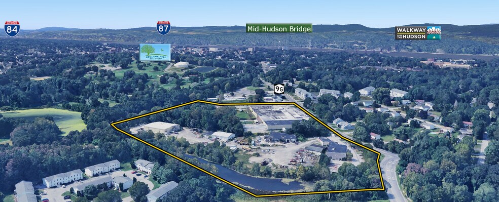 Hudson Valley Industrial Complex portefeuille de 3 propriétés à vendre sur LoopNet.ca - Photo du bâtiment - Image 1 de 9