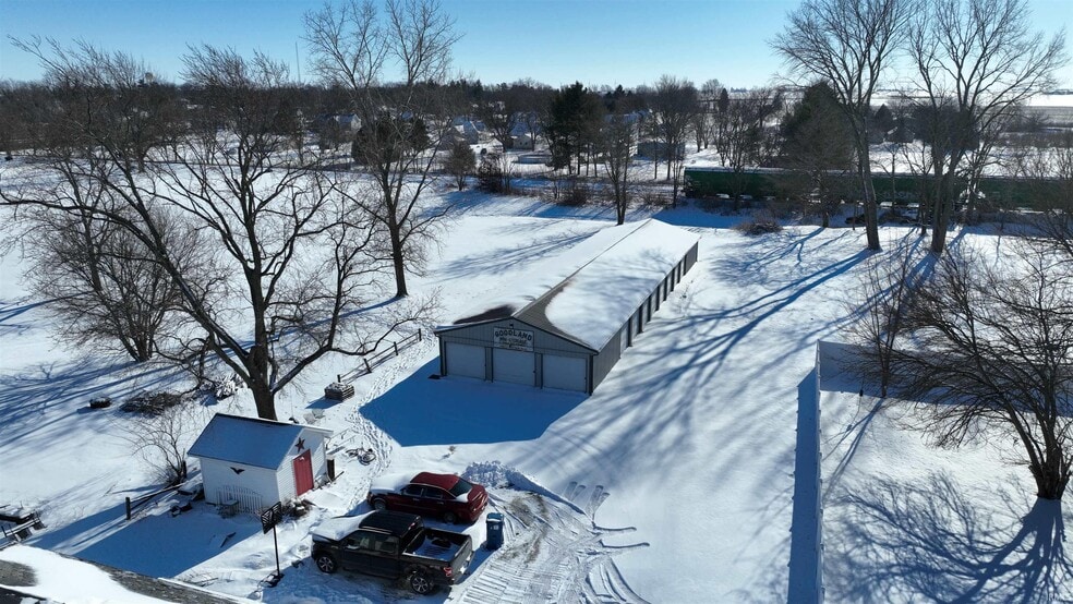 401 W Jasper St, Goodland, IN à vendre - Photo du bâtiment - Image 2 de 5