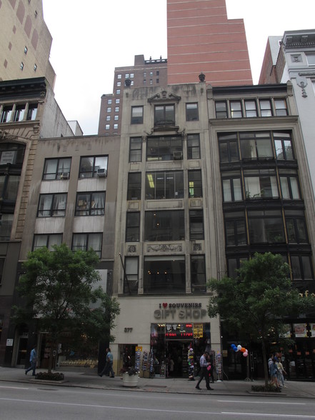 377 Fifth Ave, New York, NY for lease - Primary Photo - Image 1 of 2