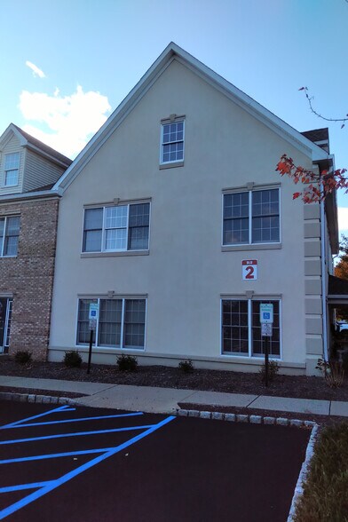 4 Walter E Foran Blvd, Flemington, NJ à louer - Photo du bâtiment - Image 3 de 3