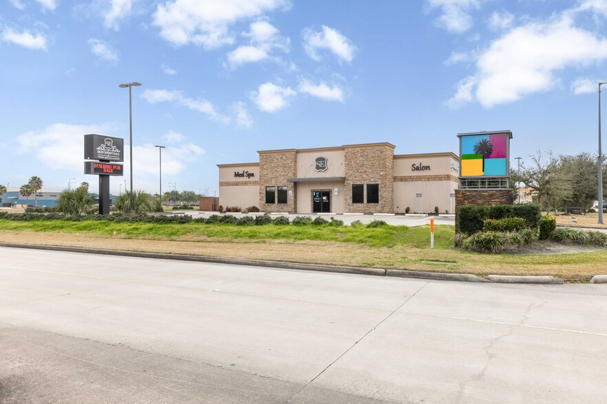 11464 Space Center Blvd, Houston, TX for sale - Building Photo - Image 1 of 12