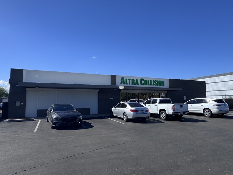 16624 N 32nd St, Phoenix, AZ à louer - Photo du bâtiment - Image 3 de 7