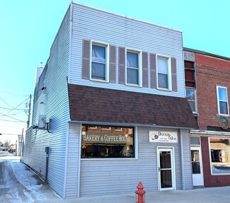 Plus de détails pour 114 N Elm St, Cresco, IA - Commerce de détail à vendre