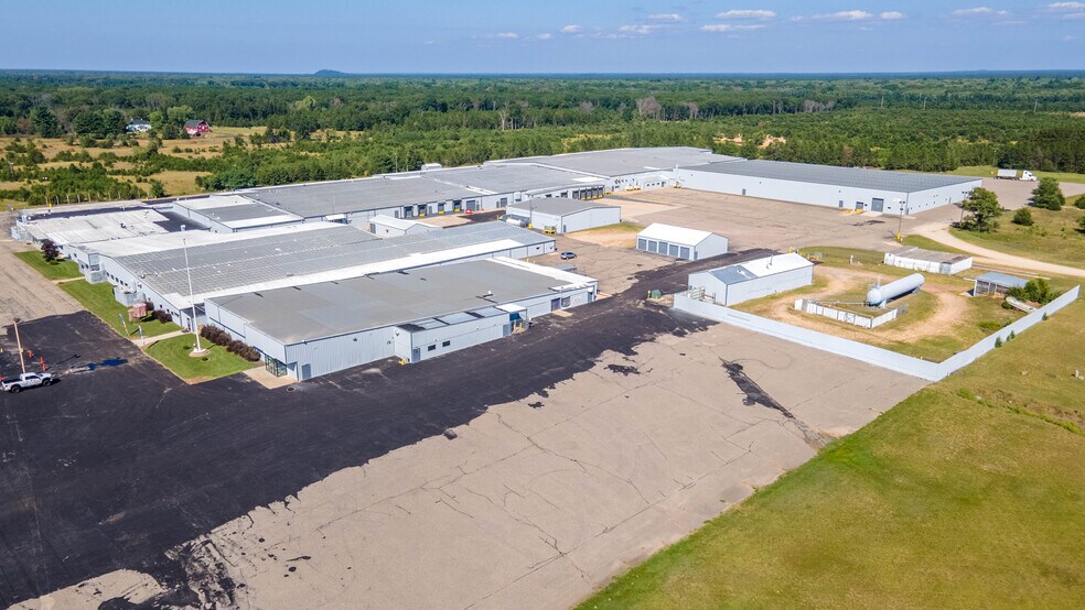 N9246 State Road 80, Necedah, WI à louer - Photo du bâtiment - Image 2 de 23