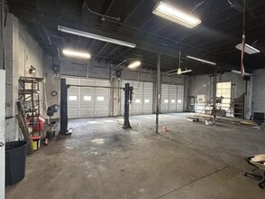 305 N Virginia Ave, Penns Grove, NJ for lease Interior Photo- Image 1 of 3