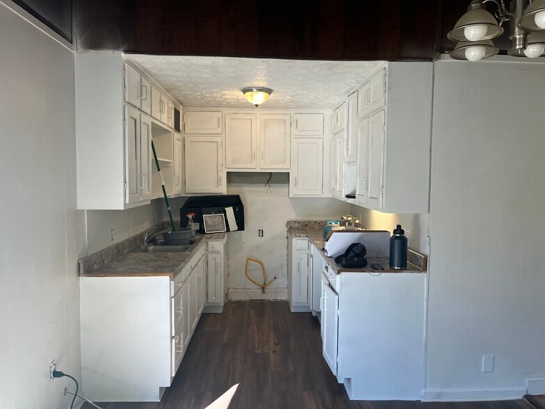 2230 Palm St, Canton, GA à louer - Photo du bâtiment - Image 3 de 19