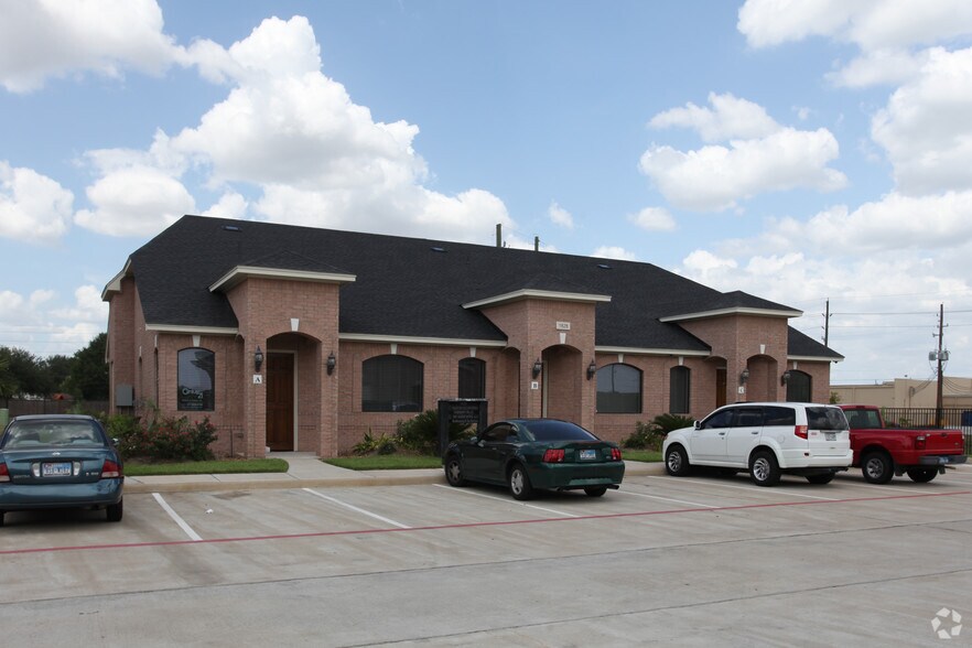 1828 Snake River Rd, Katy, TX for lease - Primary Photo - Image 1 of 39