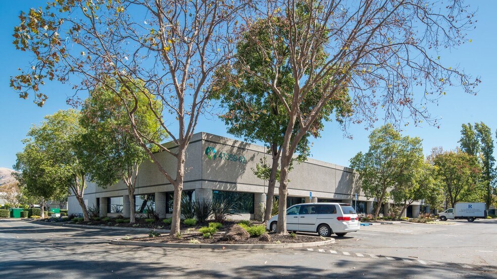 47221-47233 Fremont Blvd, Fremont, CA à louer - Photo du bâtiment - Image 2 de 16