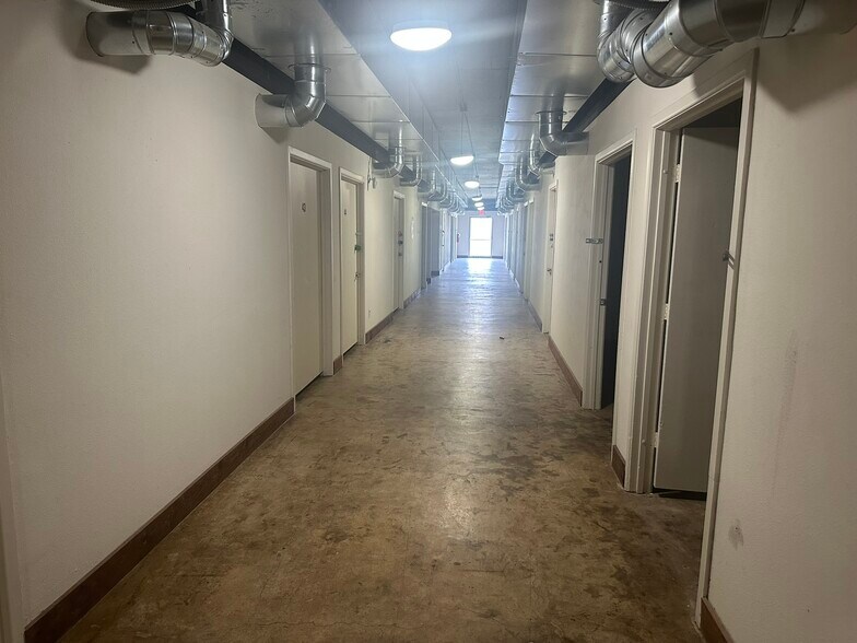 2195 E Cherry St, Paris, TX à vendre - Photo du bâtiment - Image 2 de 8