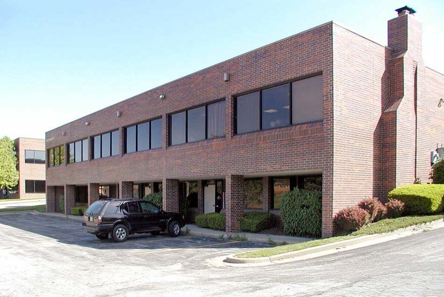 8675 W 96th St, Overland Park, KS à louer - Photo du bâtiment - Image 2 de 2