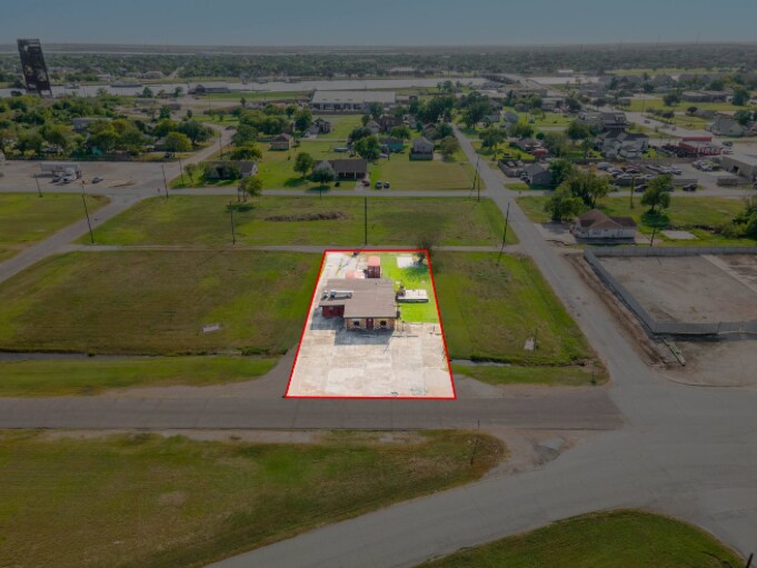 503 S Gulf Blvd, Freeport, TX à vendre - Photo du bâtiment - Image 2 de 13