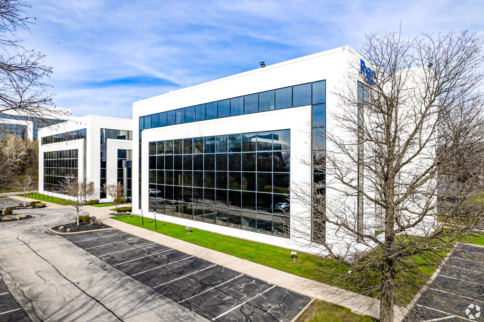 1 Penn Center Blvd, Pittsburgh, PA for lease Building Photo- Image 1 of 14